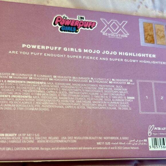 NIB 3- Shade Highlighter Palette - Picture 13 of 14